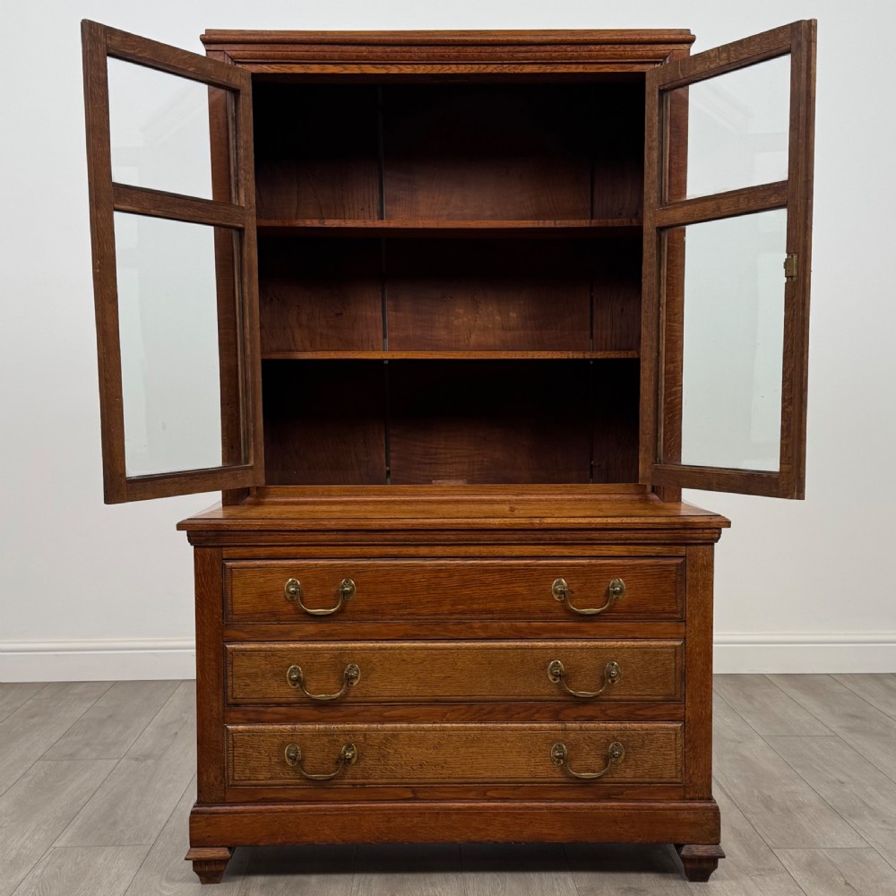 Antique 20th Century Fine Quality Unique Display Cabinet In Oak View III