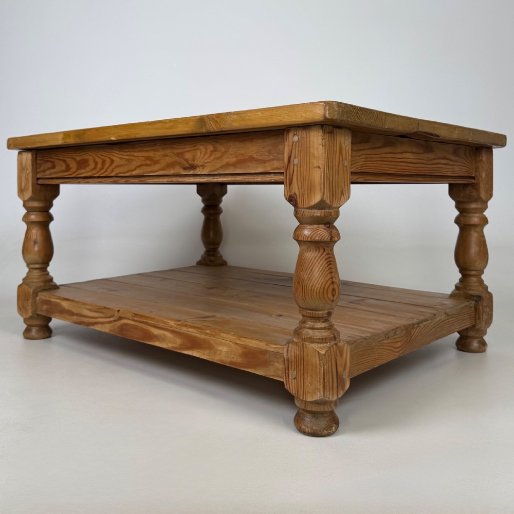  Antique 20th Century Good Quality Pine Farmhouse Coffee Table  View VI