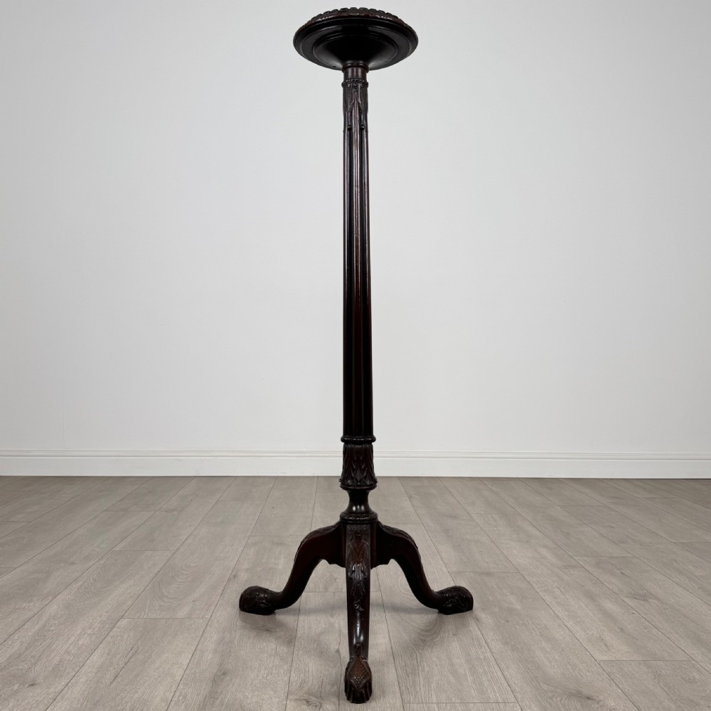 Antique 19th Century Fine Quality Plant Stand In Mahogany 