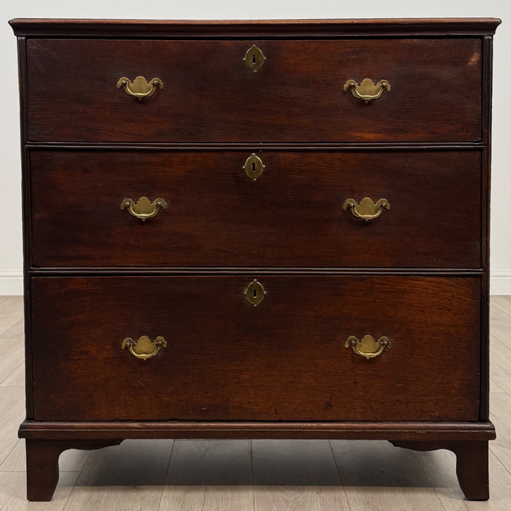 Antique 18th Century Good Quality Oak Chest Of Drawers 