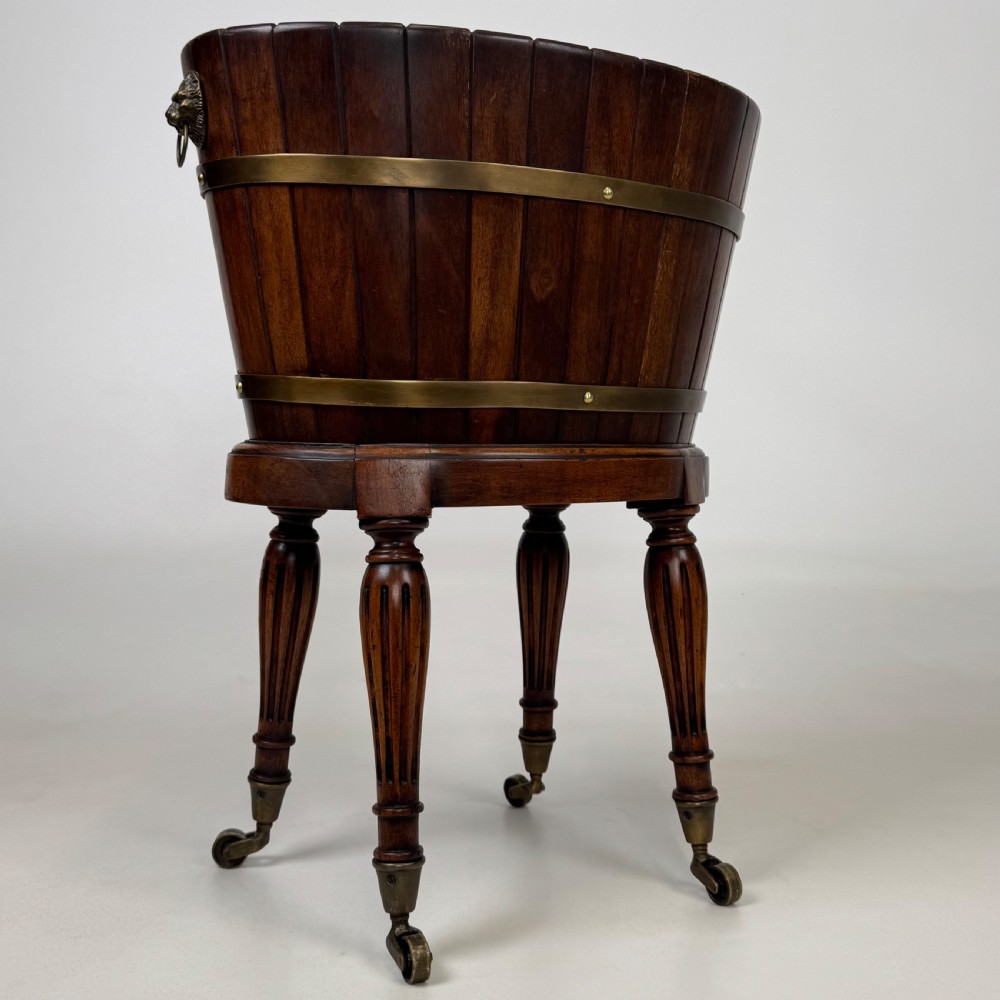 Antique 20th Century Good Quality Plant Stand In Mahogany  View VII