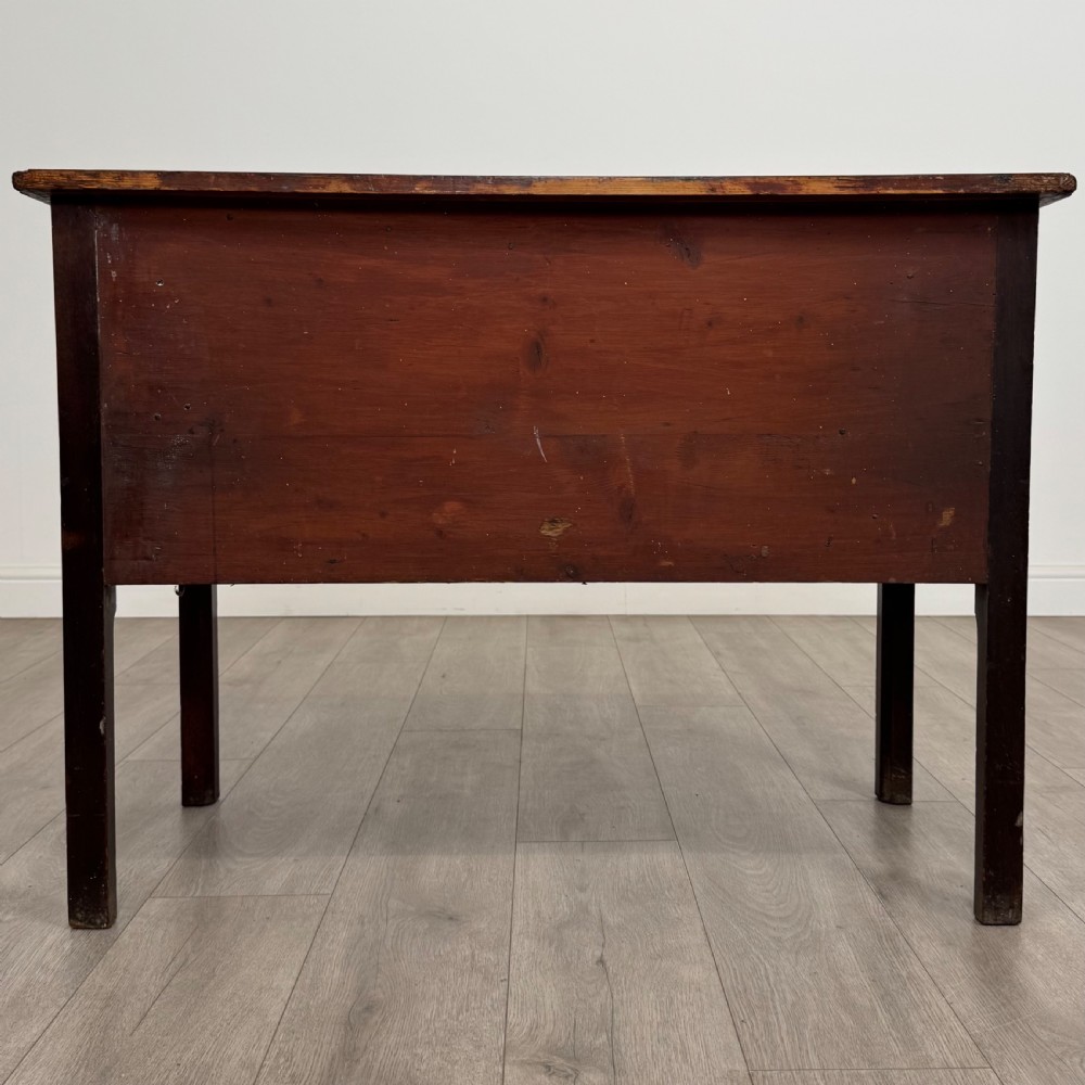 Antique 18th Century Good Quality Kneehole Desk In Mahogany  View V