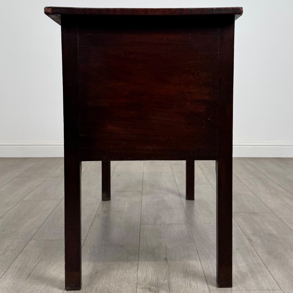 Antique 18th Century Good Quality Kneehole Desk In Mahogany  View VII