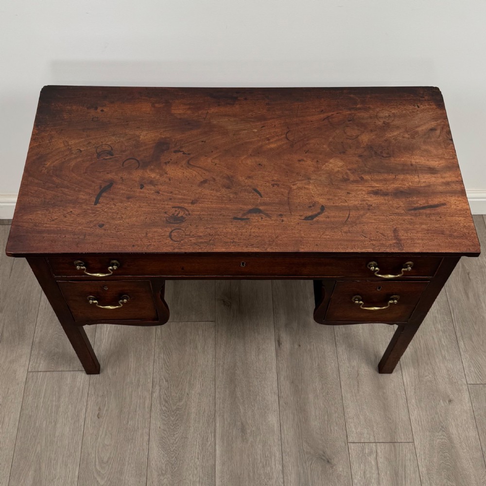 Antique 18th Century Good Quality Kneehole Desk In Mahogany  View IX