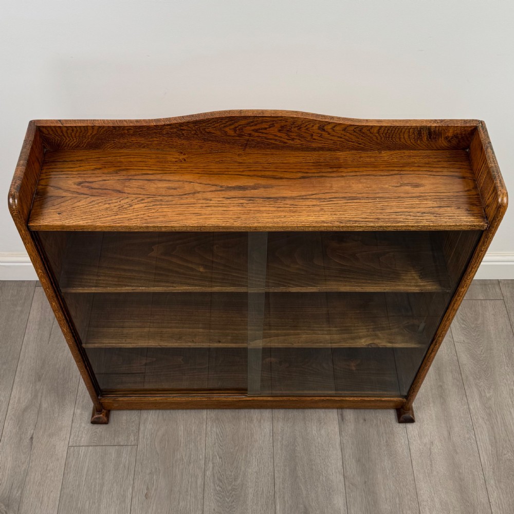 Antique 20th Century Good Quality Oak Display Cabinet  View XI
