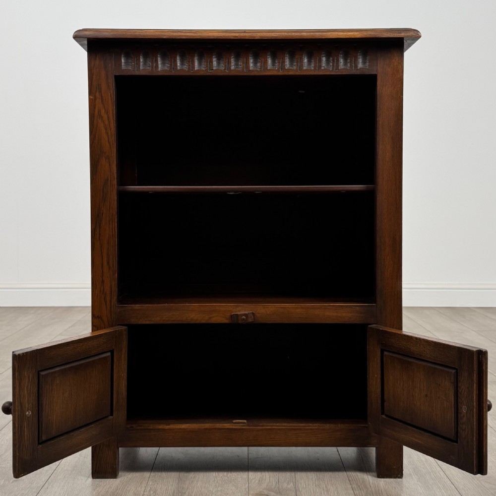 Antique 20th Century Good Quality Small Oak Cabinet  View III