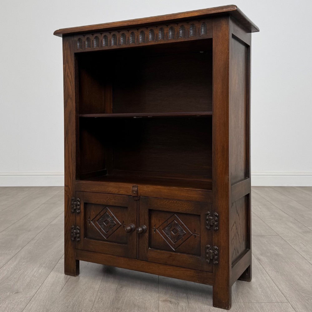 Antique 20th Century Good Quality Small Oak Cabinet  View IV