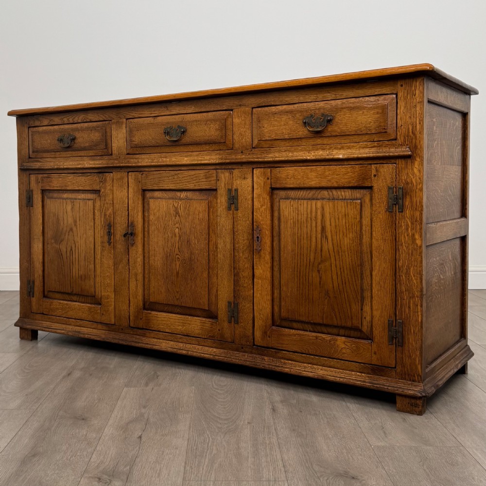 Antique 20th Century Fine Quality Sideboard In Oak View III