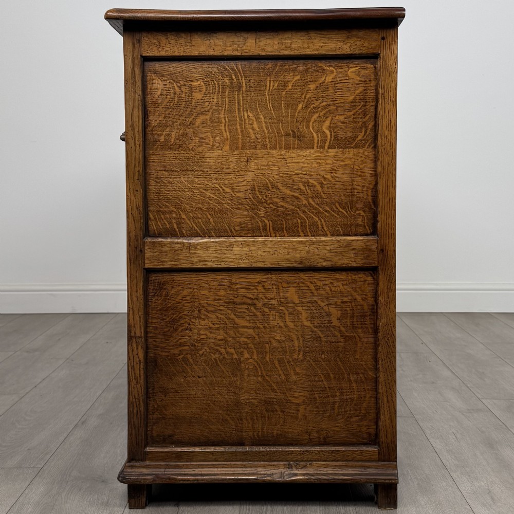 Antique 20th Century Fine Quality Sideboard In Oak View IV