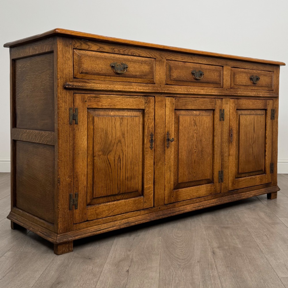Antique 20th Century Fine Quality Sideboard In Oak View IX