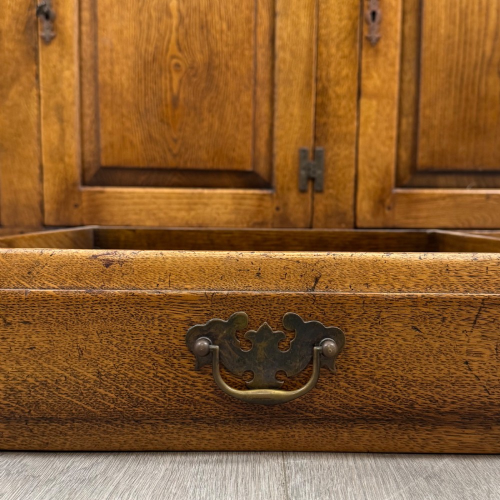 Antique 20th Century Fine Quality Sideboard In Oak View XII