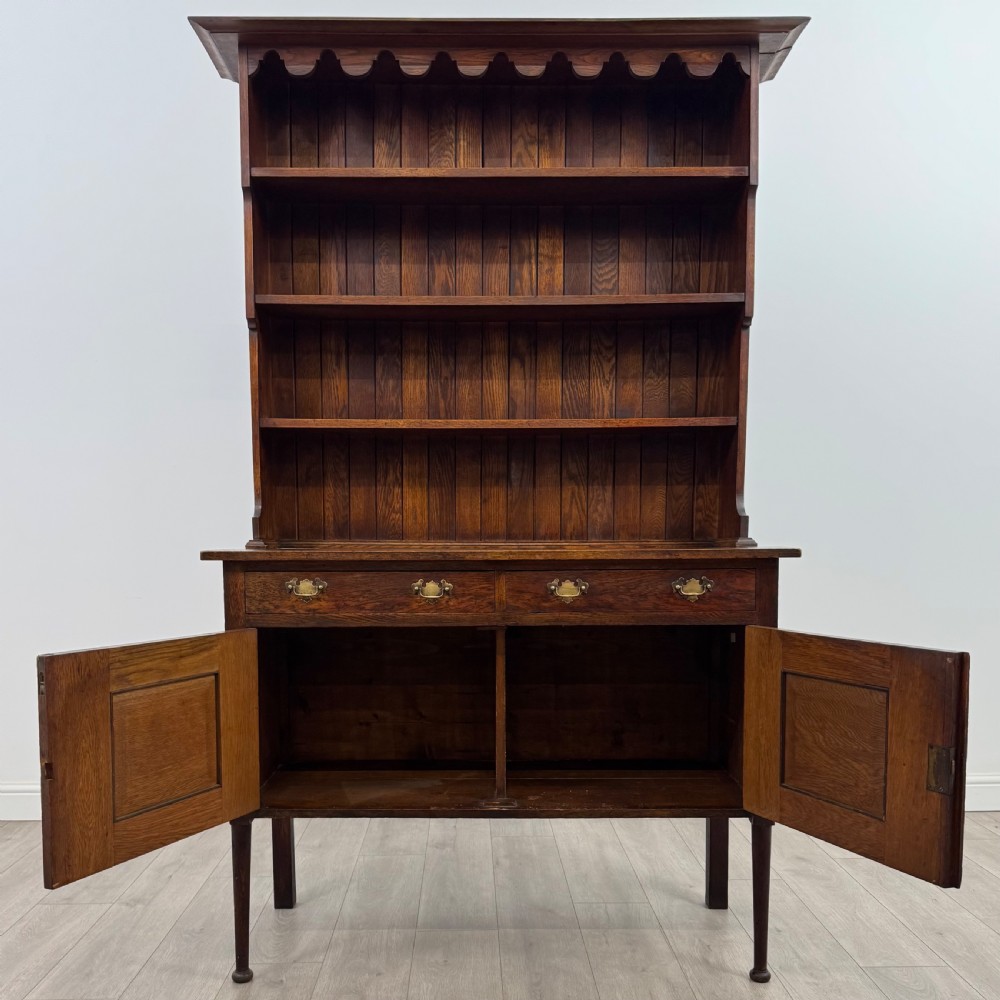 Antique 20th Century Good Quality Dresser In Oak  View II