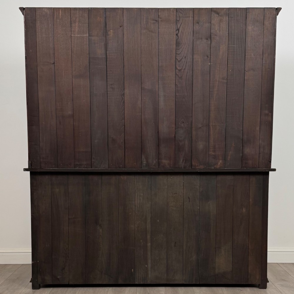 Antique 20th Century Fine Quality Dresser In Oak  View VI