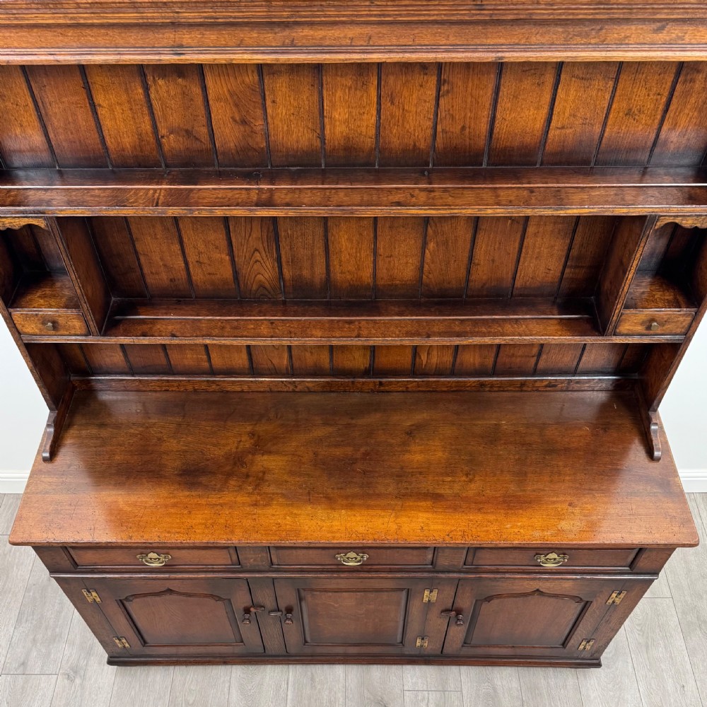 Antique 20th Century Fine Quality Dresser In Oak  View X