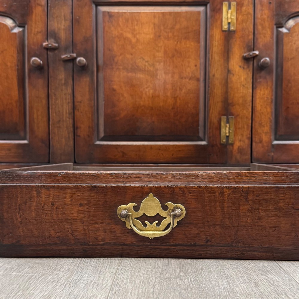 Antique 20th Century Fine Quality Dresser In Oak  View XII