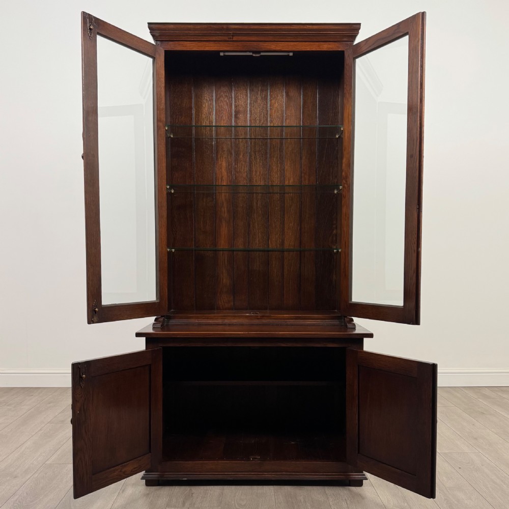 Antique 20th Century Good Quality Display Cabinet In Oak  View II