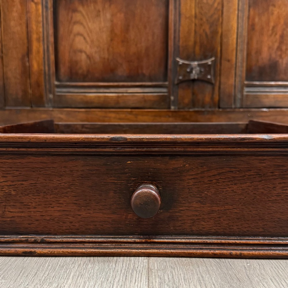 Antique 20th Century Good Quality Dresser In Oak View XII