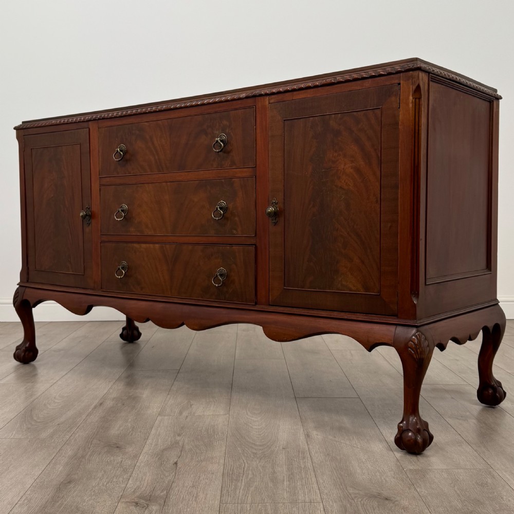  Antique 20th Century Good Quality Sideboard In Mahogany  View III
