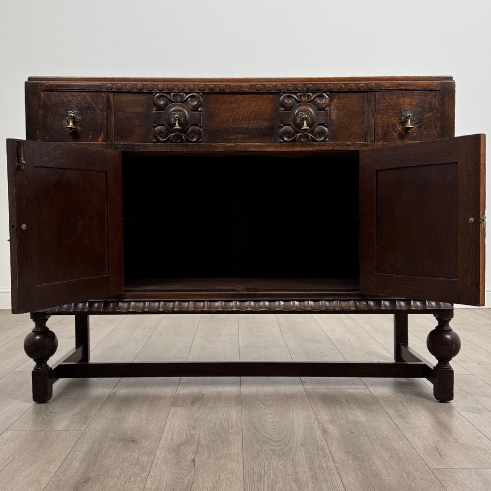  Antique 20th Century Good Quality Sideboard In Oak View II