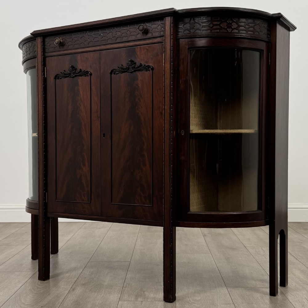 Antique 20th Century Bow Front Cabinet In Mahogany  View III