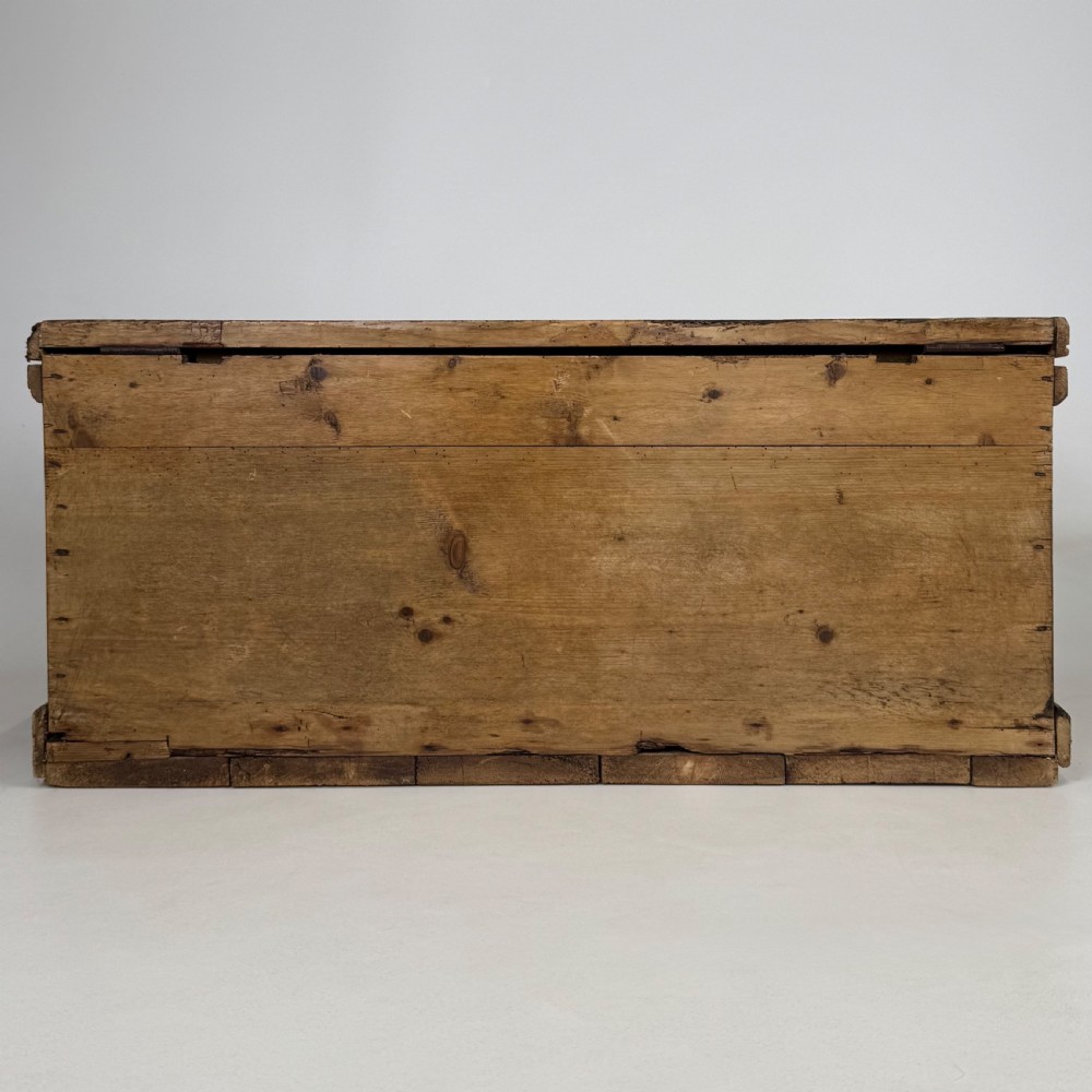  Antique 19th Century Good Quality Rustic Pine Blanket Box  View V
