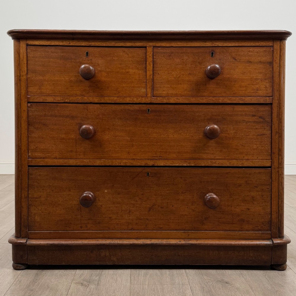 Antique 19th Century Fine Quality Chest Of Drawers In Mahogany 
