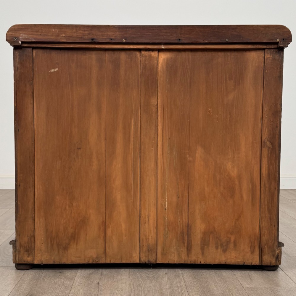 Antique 19th Century Fine Quality Chest Of Drawers In Mahogany  View V