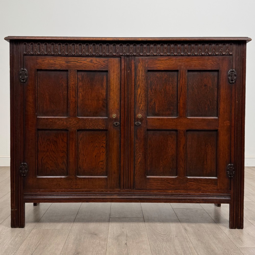 Antique 20th Century Good Quality Cupboard In Oak 