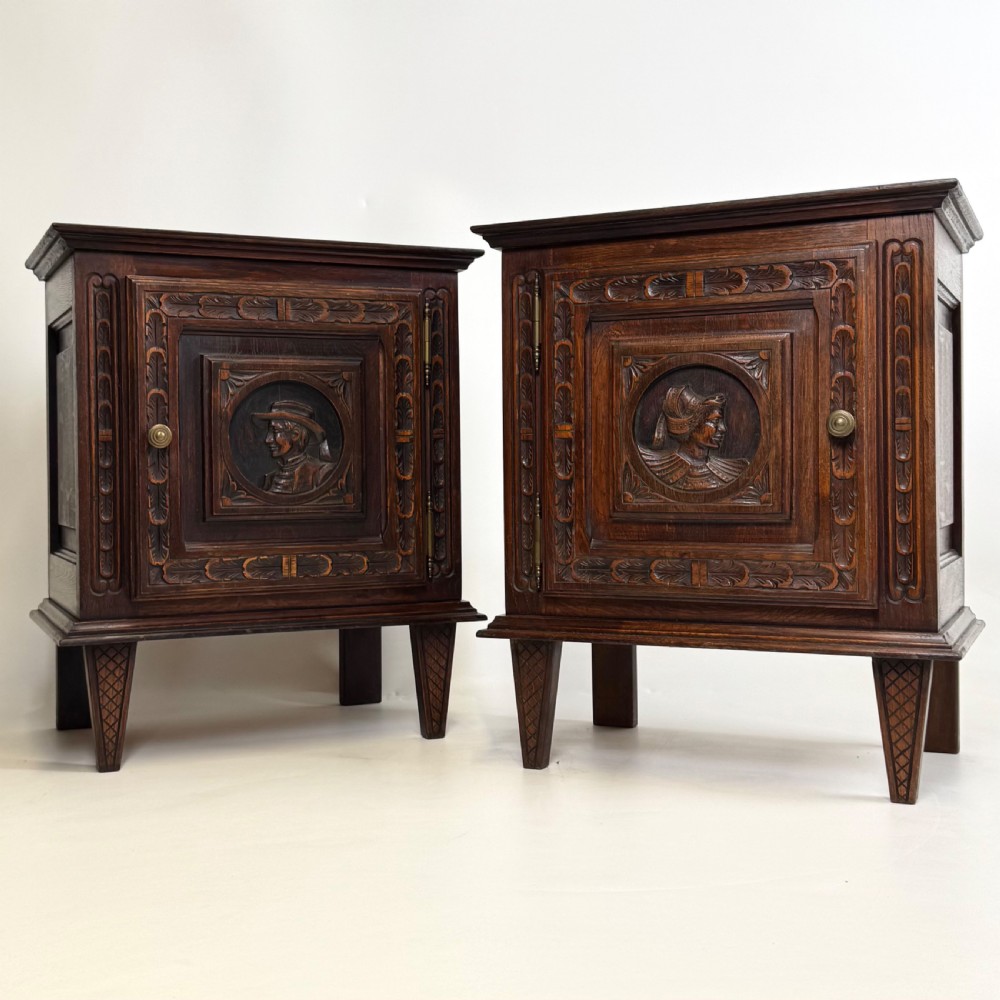 Antique 20th Century Pair Of Carved Oak Bedside Cabinets 