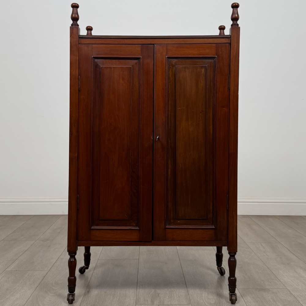 Antique 20th Century Good Quality Cabinet In Mahogany 