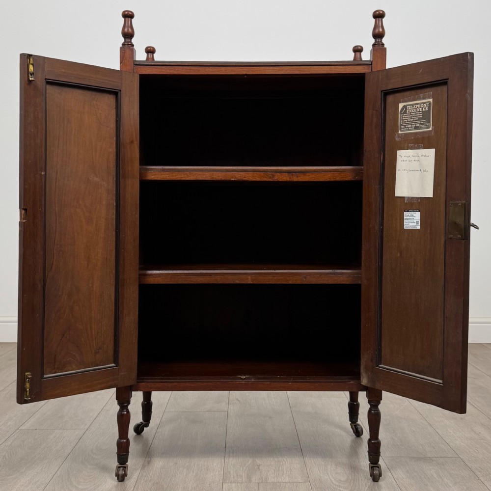 Antique 20th Century Good Quality Cabinet In Mahogany  View II
