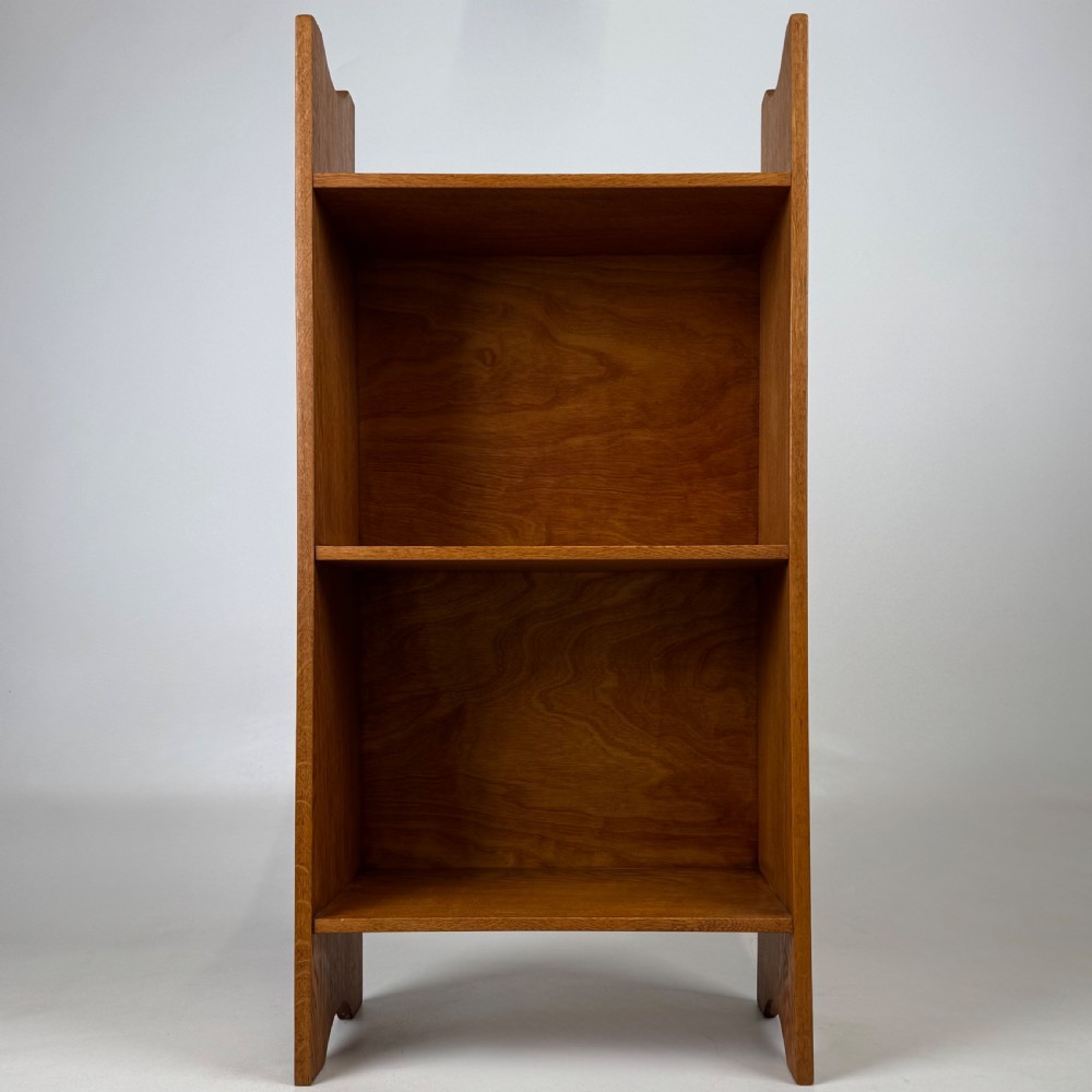 Antique 20th Century Good Quality Small Golden Oak Bookcase  View II