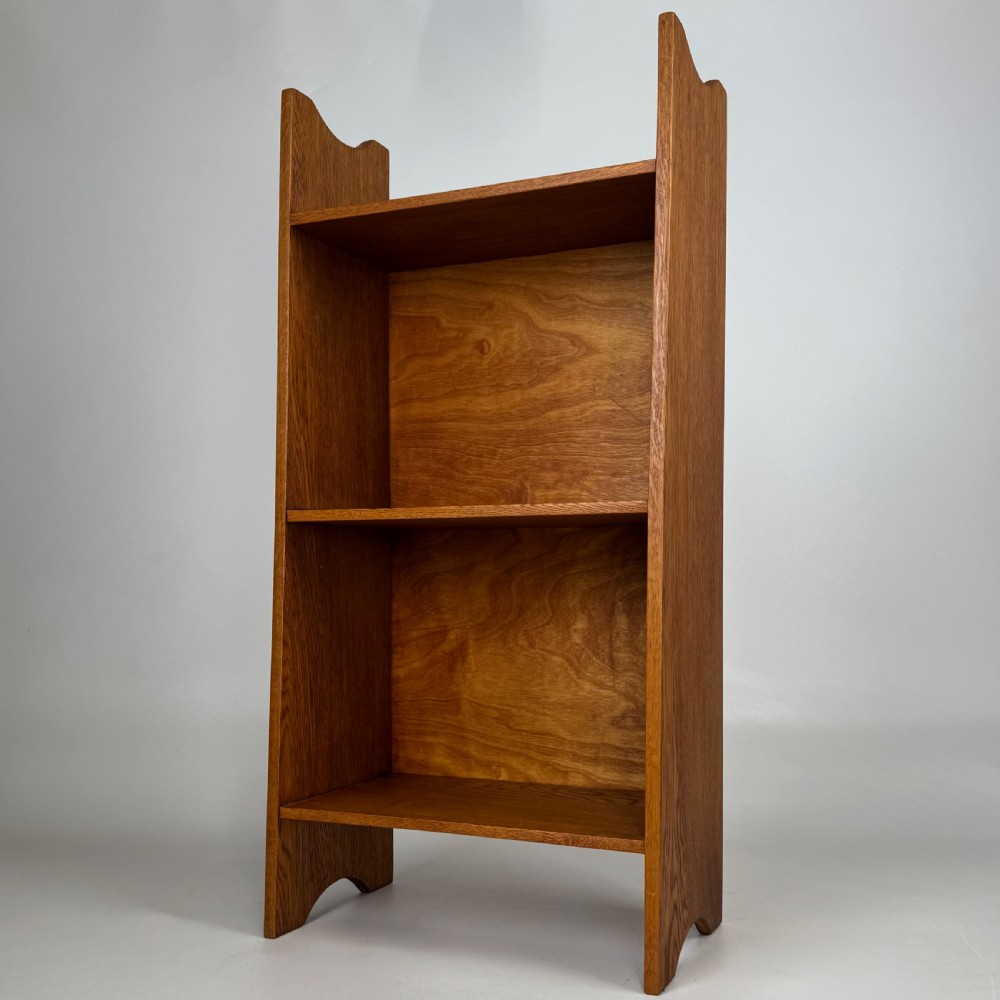 Antique 20th Century Good Quality Small Golden Oak Bookcase  View III