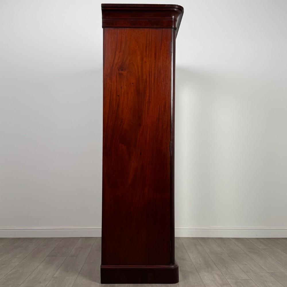 Antique 19th Century Fine Quality Wardrobe In Mahogany  View VI