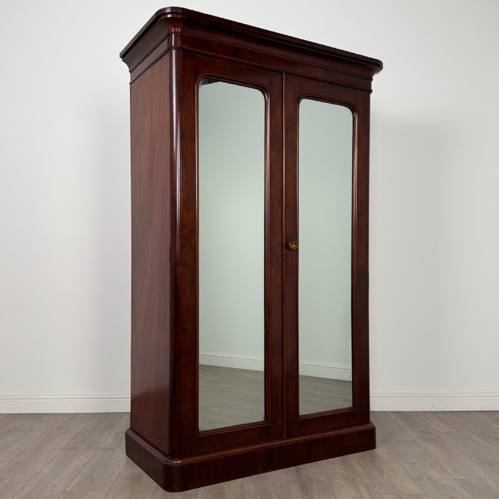 Antique 19th Century Fine Quality Wardrobe In Mahogany  View IX