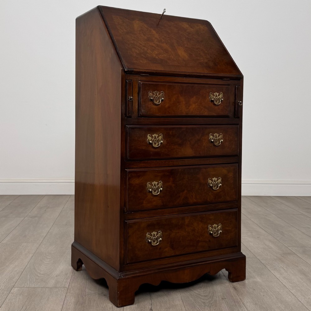  Antique 20th Century Narrow Bureau In Walnut  View IX