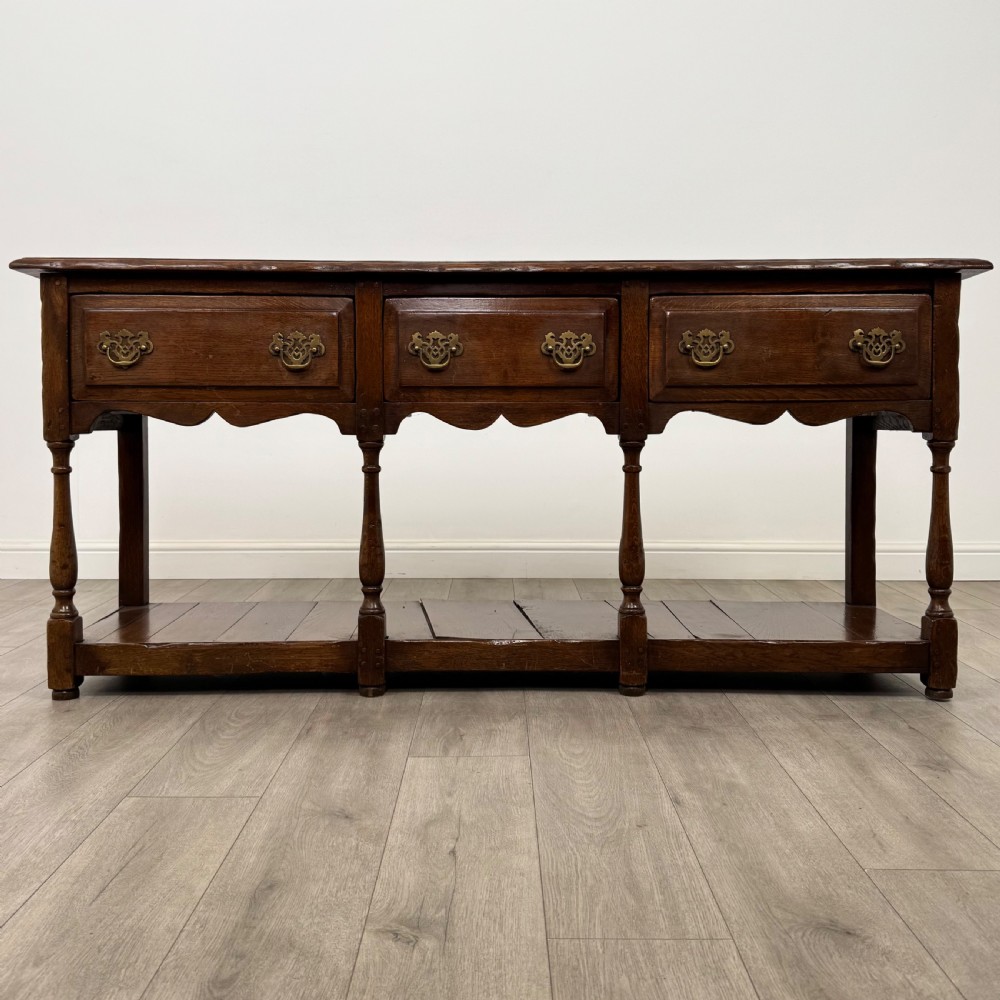  Antique 20th Century Fine Quality Dresser Base In Oak 