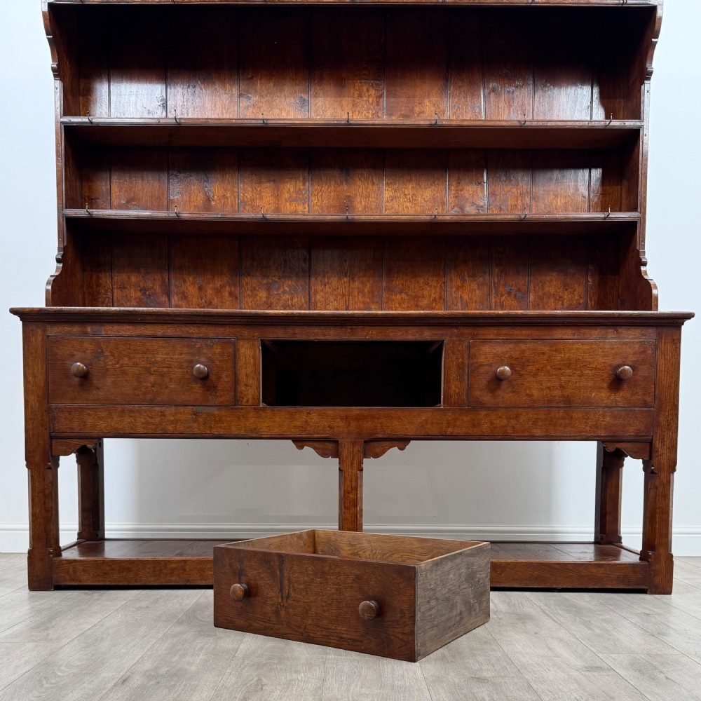 Antique 20th Century Fine Quality Large Oak Dresser  View X