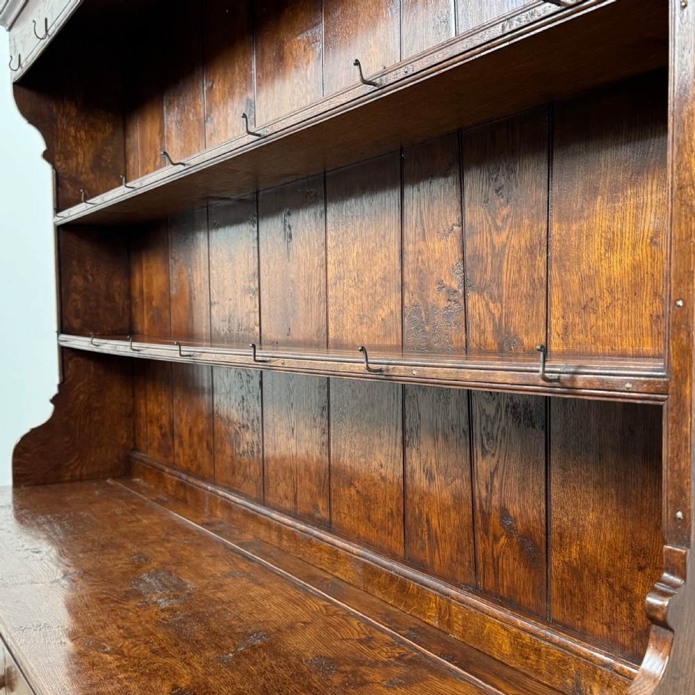Antique 20th Century Fine Quality Large Oak Dresser  View XII