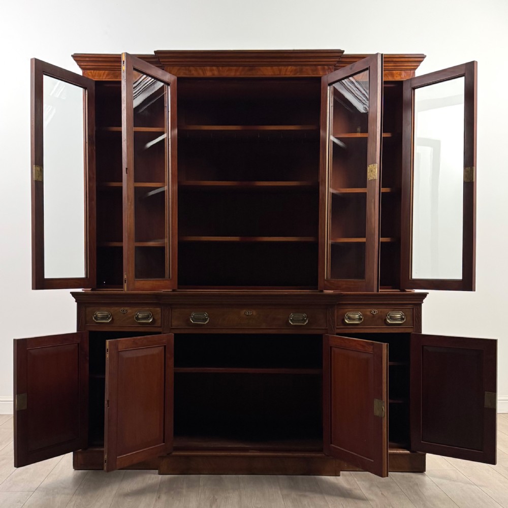 Antique 19th Century Fine Quality Bookcase In Mahogany  View II