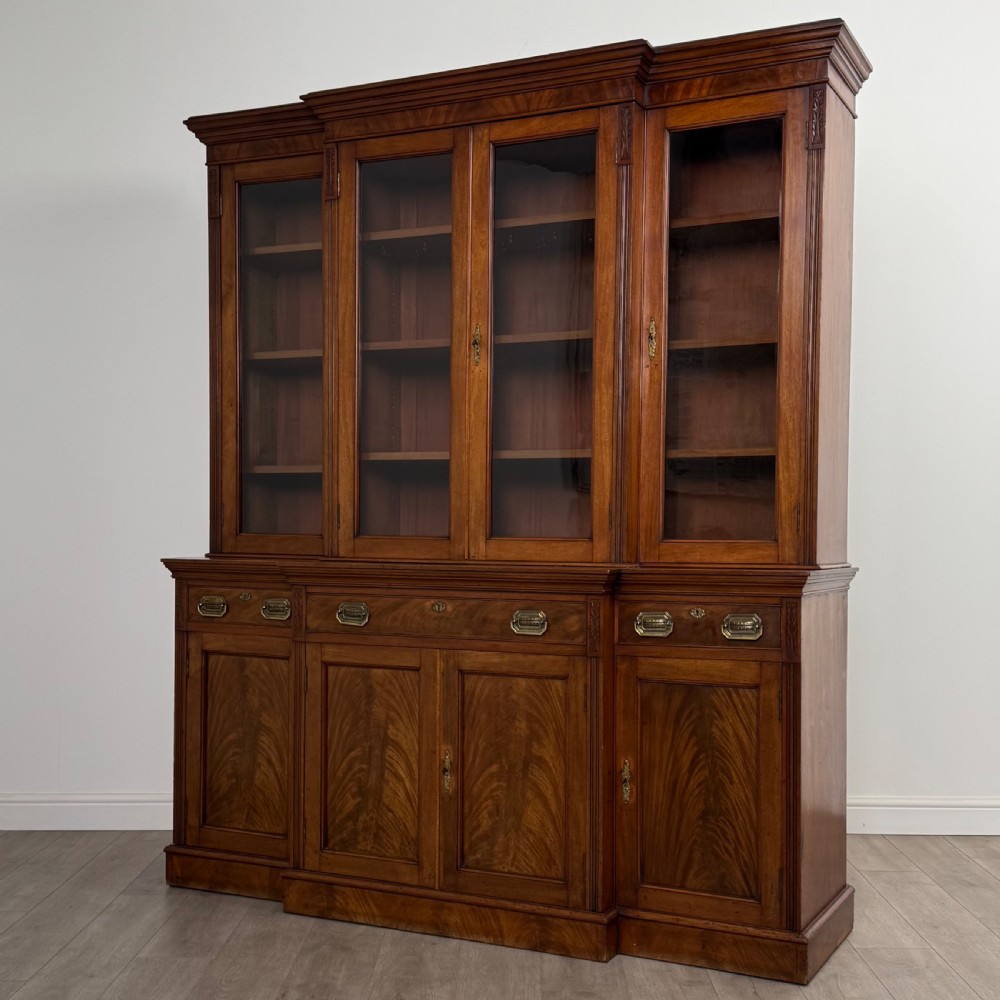 Antique 19th Century Fine Quality Bookcase In Mahogany  View III