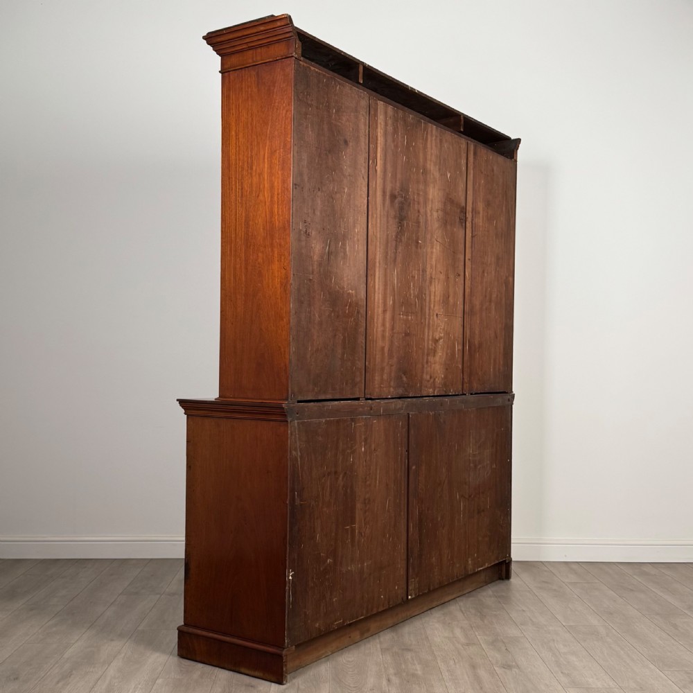 Antique 19th Century Fine Quality Bookcase In Mahogany  View V