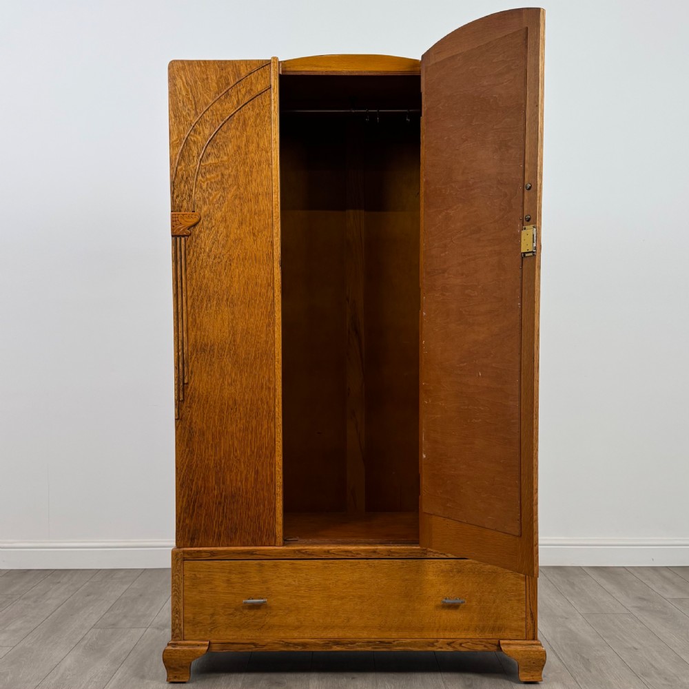 Antique 20th Century Arts & Crafts Style Wardrobe In Oak View II