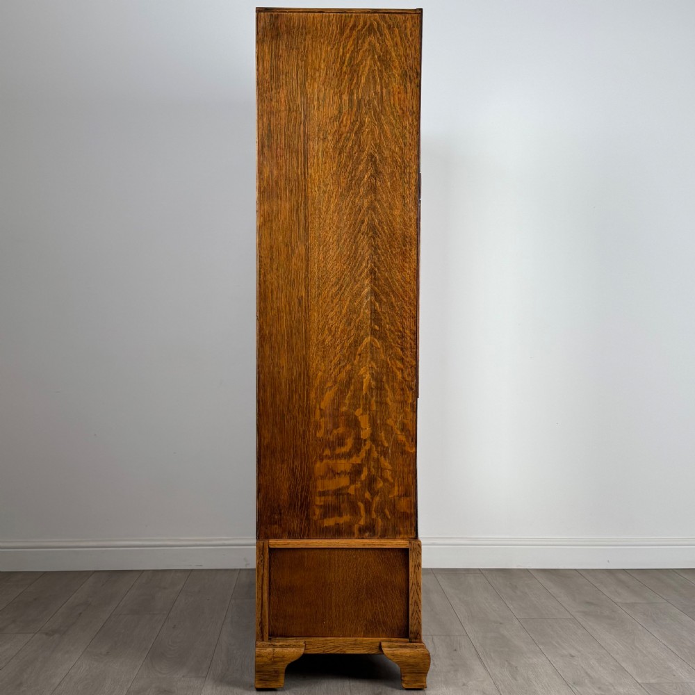 Antique 20th Century Arts & Crafts Style Wardrobe In Oak View VIII