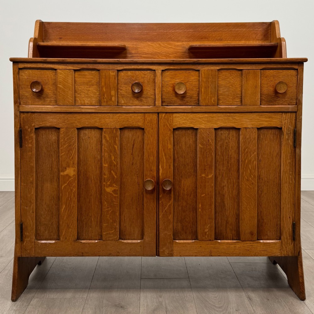 Antique 20th Century Fine Quality Art & Crafts Oak Sideboard