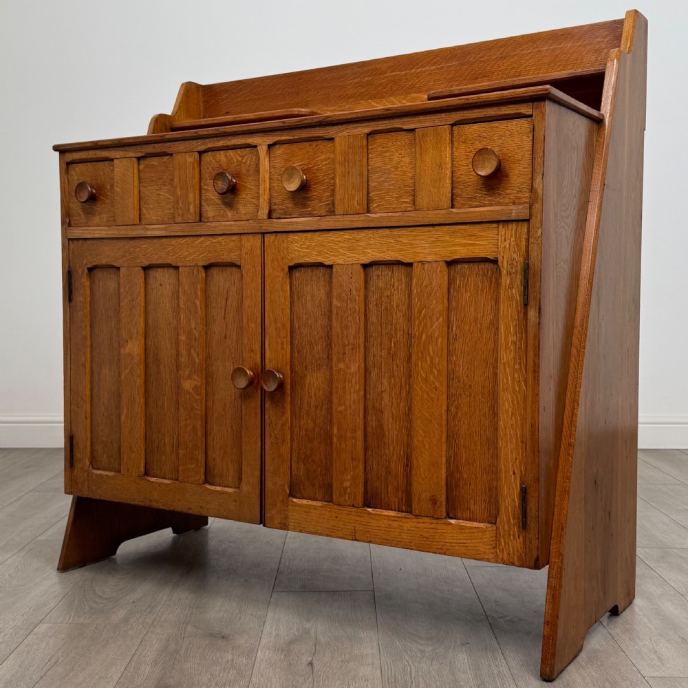Antique 20th Century Fine Quality Art & Crafts Oak Sideboard View III
