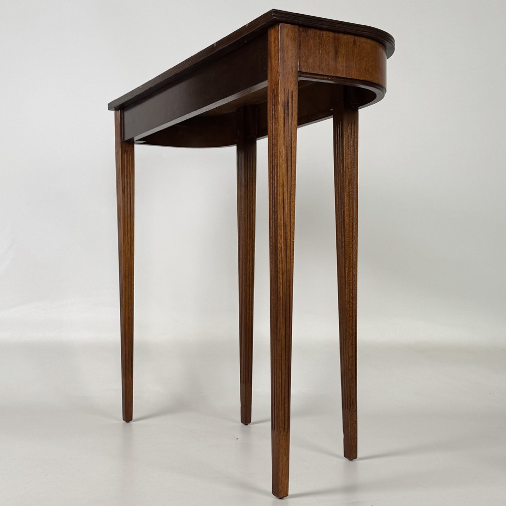 Antique 20th Century Small Decorative Side Table In Mahogany  View VI