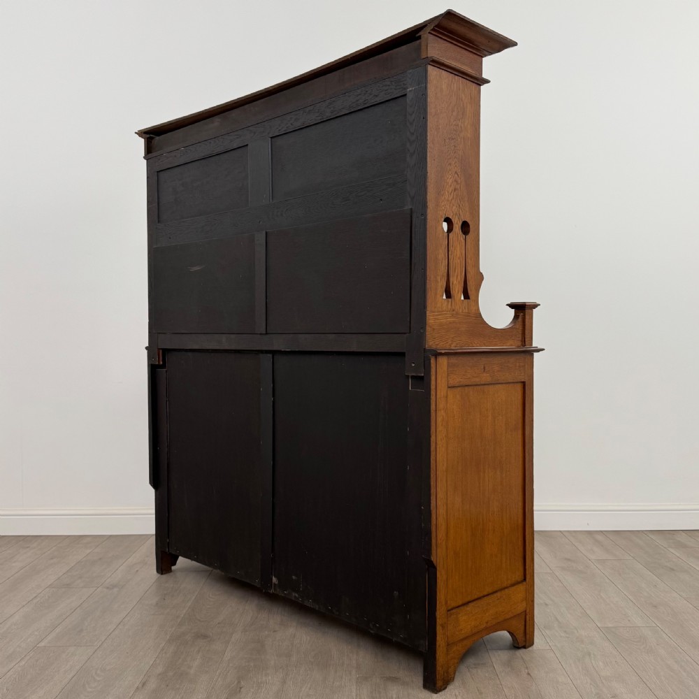 Antique 20th Century Fine Quality Arts & Crafts Sideboard In Oak  View VII