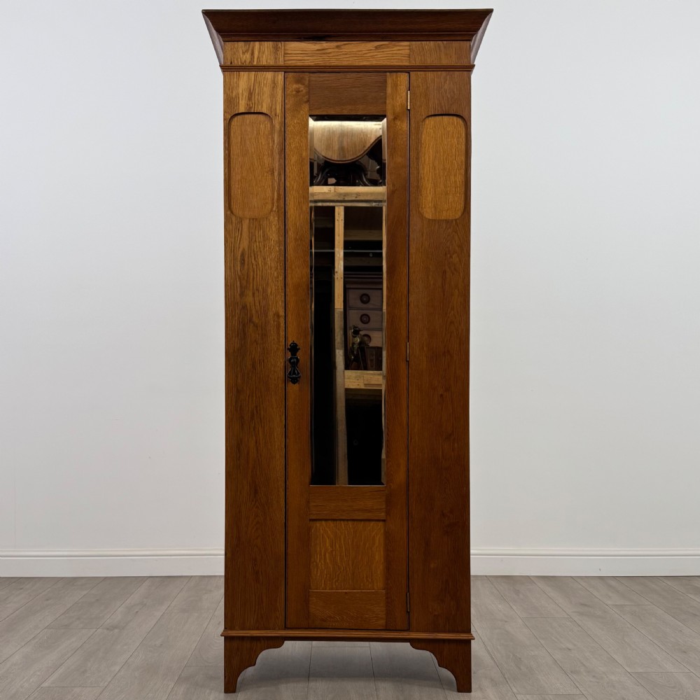 Antique 20th Century Arts & Crafts Style Wardrobe In Oak