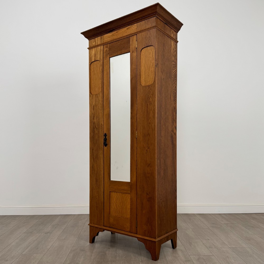 Antique 20th Century Arts & Crafts Style Wardrobe In Oak View III